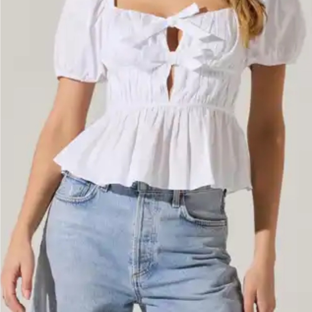 Astr White Peplum Puff Sleeve Tie-Front Blouse